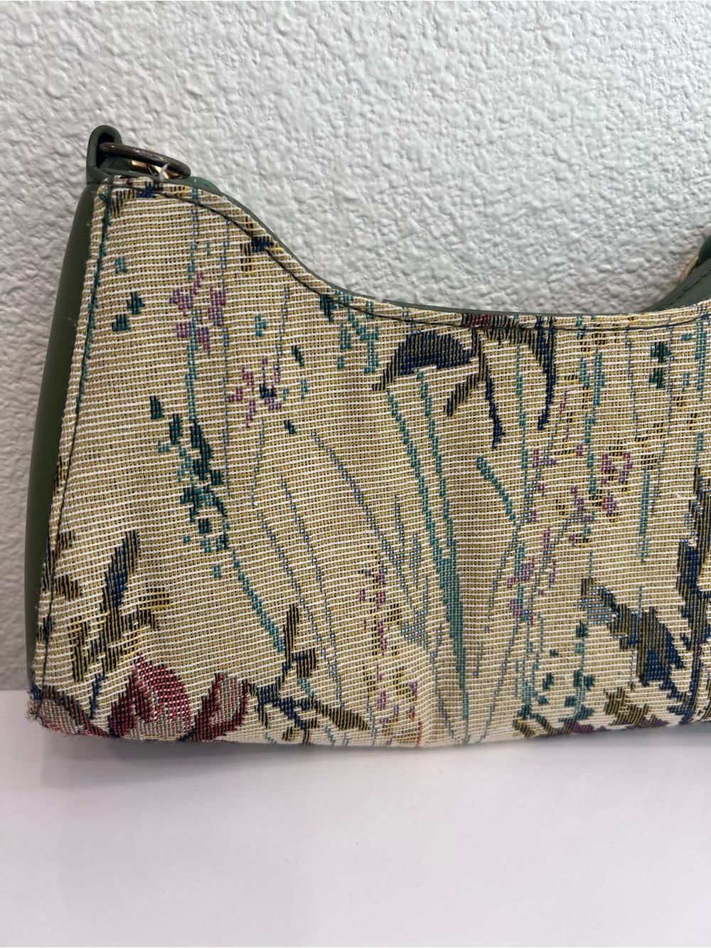 Vintage Floral Tapestry Baguette Bag – Green & Gold Acrylic Chain Strap Shoulder - Picture 6 of 13